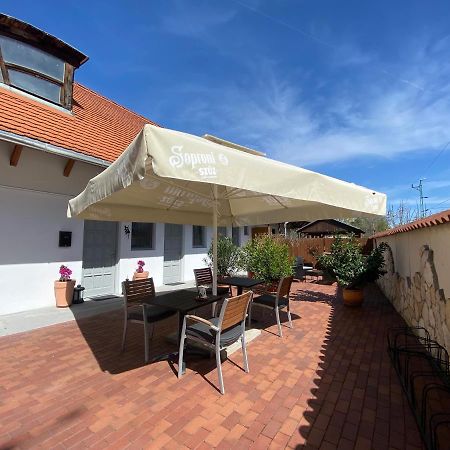 Szkíta Panzió Balatonmariafurdo Exterior foto